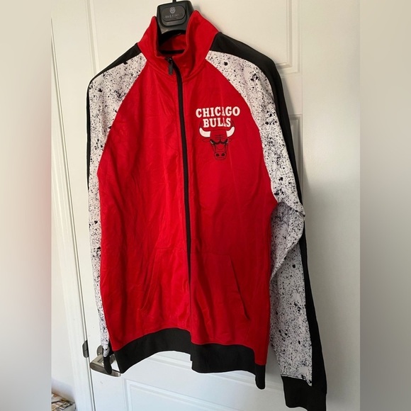 NBA CHICAGO BULLS Red Full-Zip Logo Long Sleeves Track Jacket in XL - Picture 8 of 12